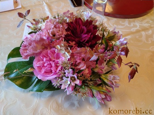 ￥3000　25x25x10　来賓席花