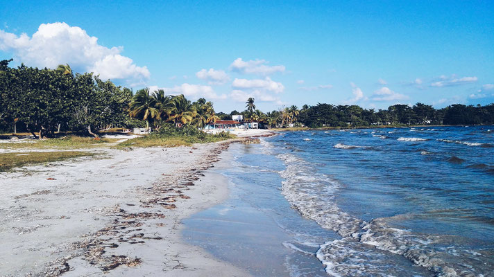 empty beach in caya larga