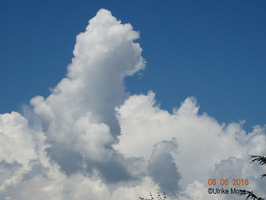 Eine Schlechtwetterfront zieht auf.