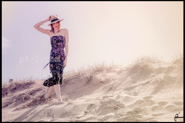 SUNNY MELANCHOLIA WALKING