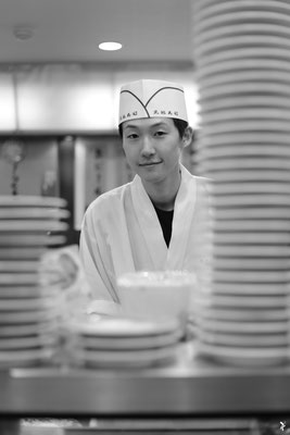 "DISHES MOUNTAINS FRAME PORTRAITS" (JAPAN 2019)