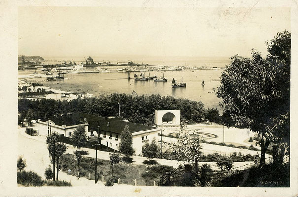 Blick vom Steinberg zu Hafen und Mole, 1934