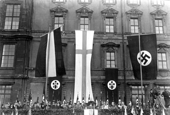 19. November 1933, Feier des Luthertages am Berliner Schloss. Hauptredner Joachim Hossenfelder