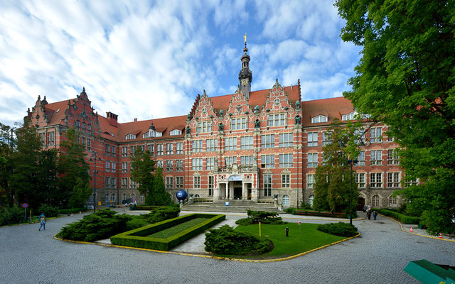 Hauptgebäude der Technischen Universität Danzig