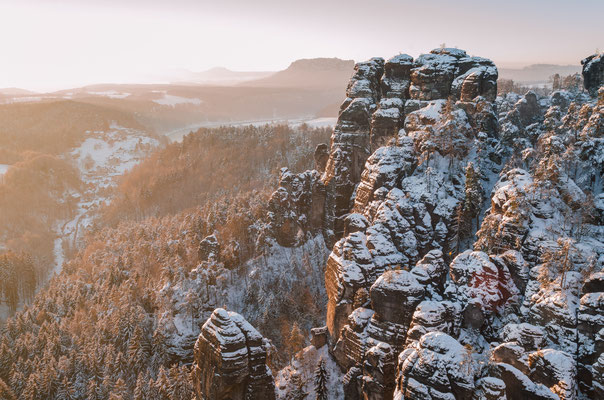 Winterlich verträumter Raaber Kessel. (Januar)