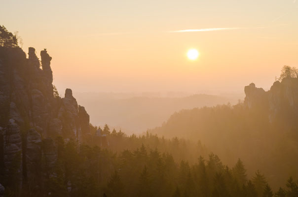 Wintersonne über dem Wehlgrund. (Dezember)