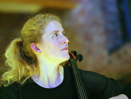 Nora Krahl, Cello; Sue Schlotte, Cello; Willem Schulz, Cello