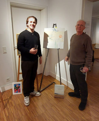 Jonathan und Henning von Gierke bei der Präsentation des eigens für Kolibri gemalten Bildes