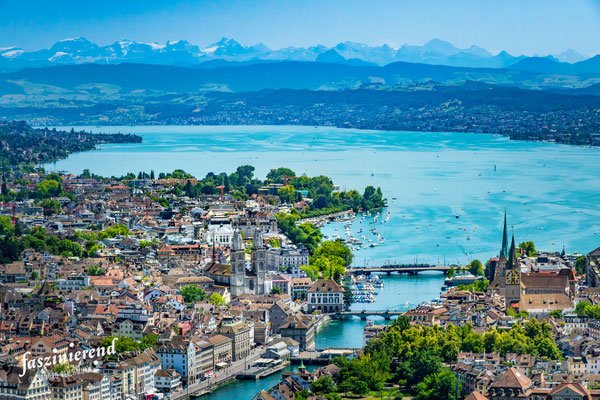 Luftaufnahme von Zürich aus der Luft, Region Zürich, Schweiz