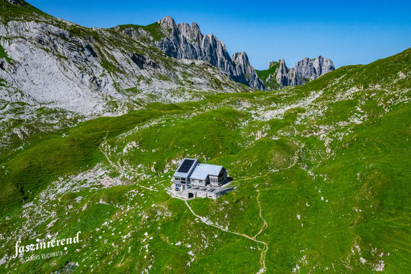 Luftaufnahme von Zwinglihütte im Alpstein, Ostschweiz, Schweiz