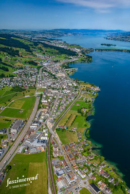 Luftaufnahme von Altendorf SZ aus der Luft, Region Zürich, Schweiz