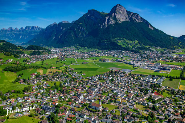 Luftaufnahme von Wangs, Ostschweiz, Schweiz