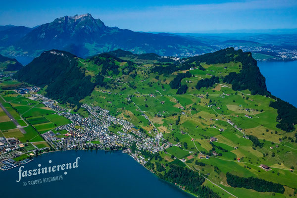 Luftaufnahme von Ennetbürgen, Zentralschweiz, Schweiz