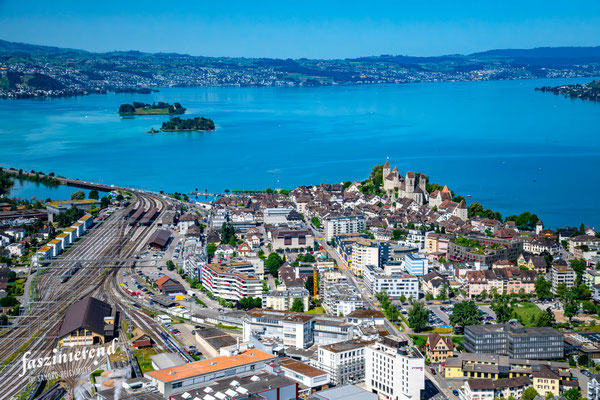 Luftaufnahme von Rapperswil aus der Luft, Region Zürich, Schweiz