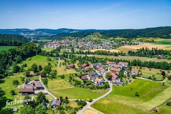 Luftaufnahme von Glattfelden aus der Luft, Region Zürich, Schweiz