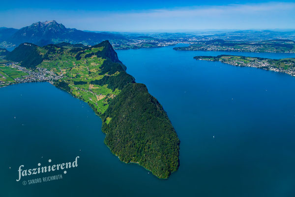 Luftaufnahme von Vierwaldstättersee, Zentralschweiz, Schweiz