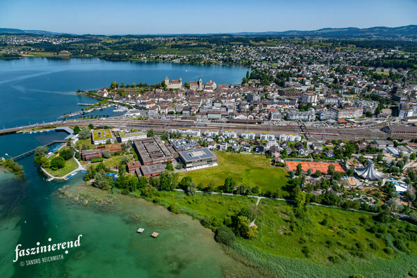 Luftaufnahme von Rapperswil aus der Luft, Region Zürich, Schweiz