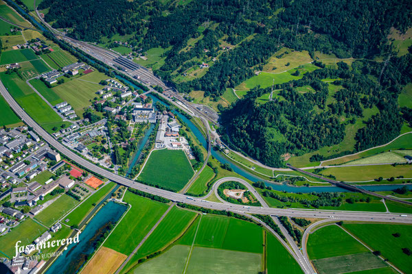 Luftaufnahme von Ziegelbrücke, Ostschweiz, Schweiz