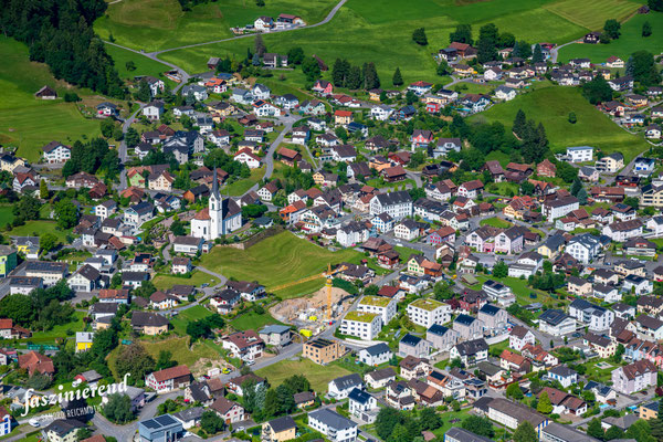Luftaufnahme von Wangs, Ostschweiz, Schweiz