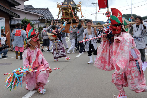 神社へ