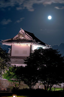  「金沢城公園の十五夜」　山下　正己