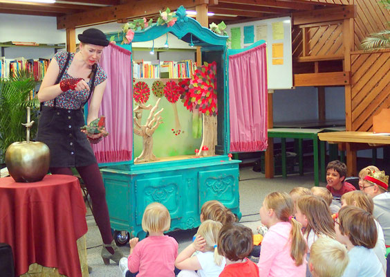 poppentheater, poppentheater vlaanderen, rijdend poppentheater, lappie lapstok, kindertheate