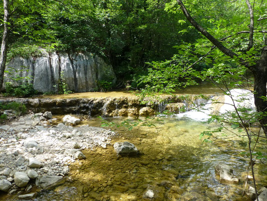 weit in der Schlucht