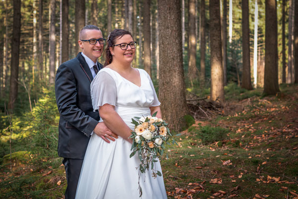 Beatrice Herrmann Fotografie - Brautpaarshooting im Wald