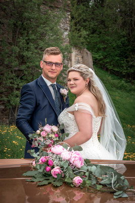 Beatrice Herrmann Fotografie - Brautpaarshooting mit Hochzeitsauto