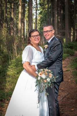 Beatrice Herrmann Fotografie - Brautpaarshooting im Wald