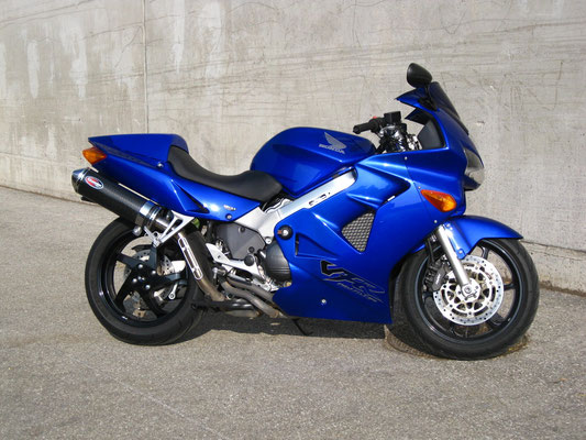 HONDA VFR 800 FI RC46 Umbau