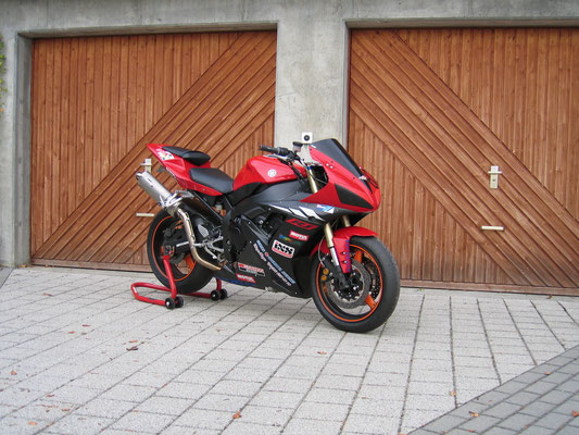 YAMAHA R1 RN09 Rennmaschine. Nicht für den öffentlichen Strassenverkehr zugelassen!