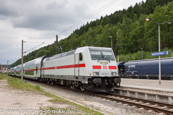 Lok 146 551 in Bad Schandau nach dem offiziellen Akt der Taufe