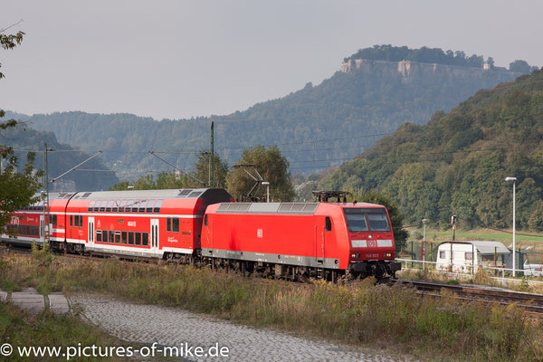 146 023 am 28.9.2016 in Königstein mit S1 nach Schöna