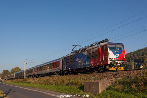 3.10.2015 mit dem CNL 459 Zürich - Prag in Krippen