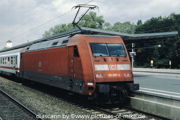 101 097 am 2.8.2008 in Verden mit IC 2130 Leipzig - Oldenburg