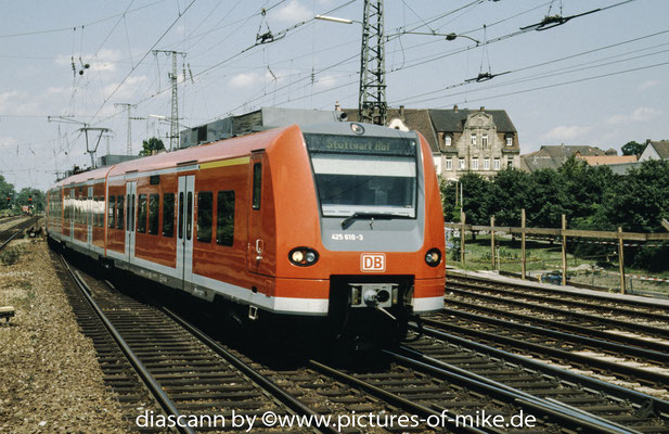 425 110 / 610 am 4.8.2002 in Bruchsal mit RB 28161 Heidelberg - Stuttgart
