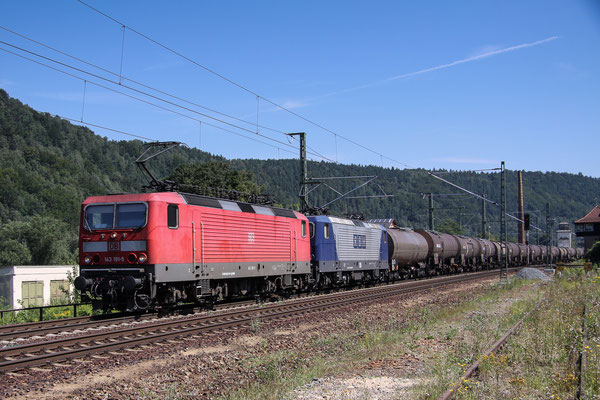 143 191 (später RBH 104) am 02-8-2009 mit RBH 105 in Königstein