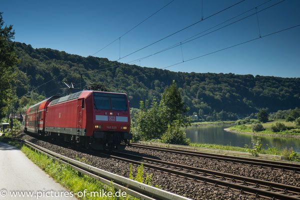 146 025 am 24.8.2016 mit S1 nach Bad Schandau zwischen Obervogelgesang und Wehlen