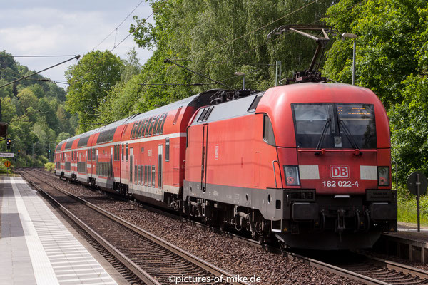 182 022 am 17.5.2015 mit S1 in Krippen