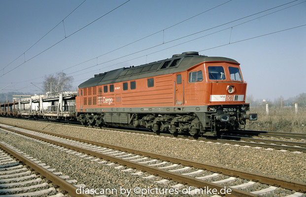 232 649 am 16.3.2003 mit Güterzug in Pirna