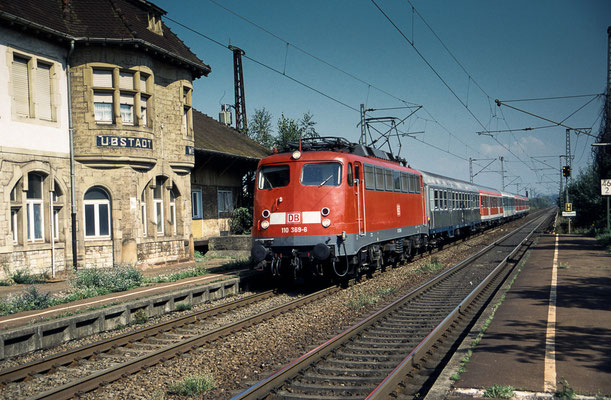 110 369 am 06.09.2002 in Ubstadt-Weiher mit RB 23031 Saarbrücken - Karlsruhe