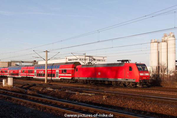 146 016 am 20.12.2015 in Pirna mit der S1 von Meißen anch Bad Schandau