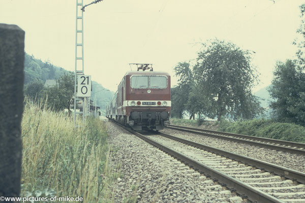 143 805 im Juni 1993 ib Krippen mit S-Bahn nach Schöna