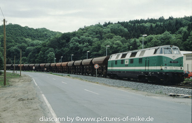 ITL 118 001 am 23.5.2003 bei Mühlbach im Arbeitszugeinsatz nach dem Hochwasser 2002.