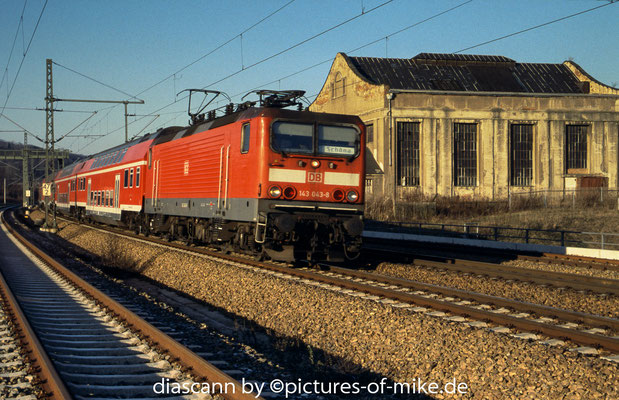 143 043 am 10.12.2002 mit S1 (97029) in Pirna