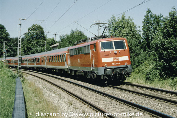 111 204 am 5.7.2002 in Rimsting mit RE 31016 Salzburg - München