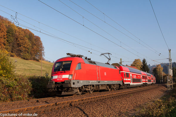 182 018 am 31.10.2015 bei Rathen mit S-Bahn nach Bad Schandau