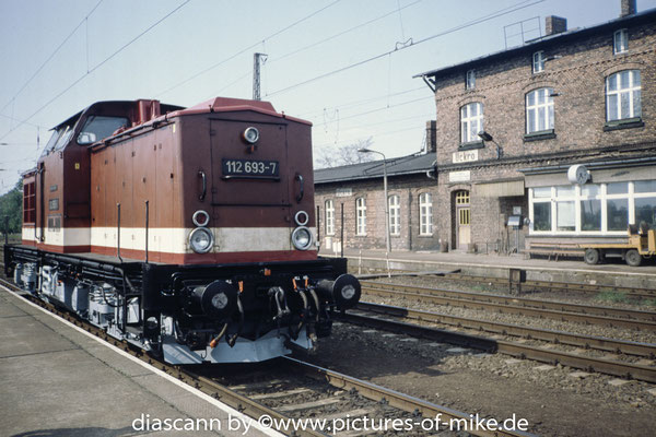 112 693 / LEW 14394, 1974 am 10.9.1991 in Uckro. Überführung vom RAW Stendal nach Dresden. ex 110 683, Umbau 1985 in 112 683