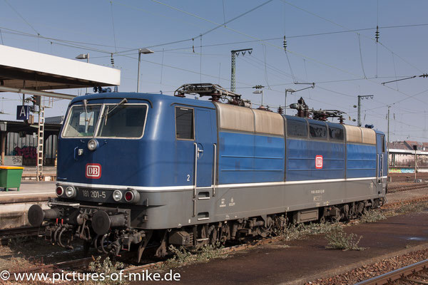 181 201 am 3.3.2018 abgestellt in Karlsruhe-Hbf.
